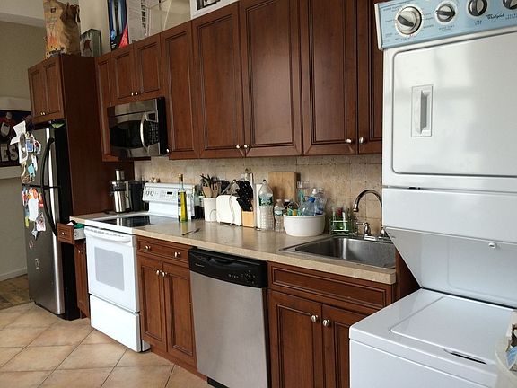 3rd image of 165 Church St APT 3N