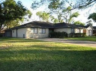 5103 Coventry Ct, Friendswood, TX 77546