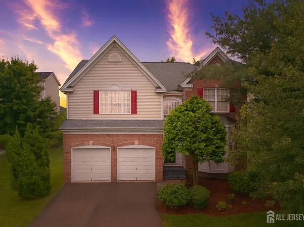 12 Fritz Dr, Sayreville, NJ 08872