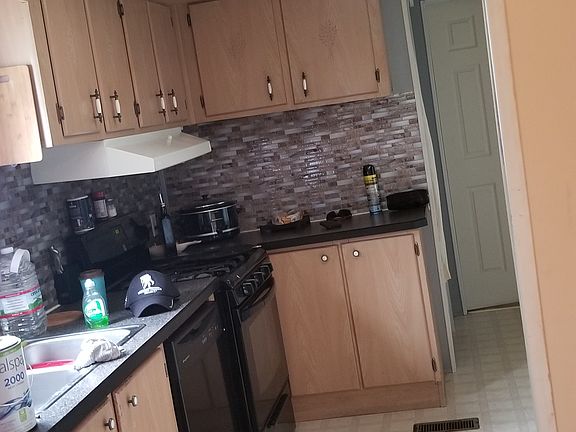 5th image of 1132 S 75th St