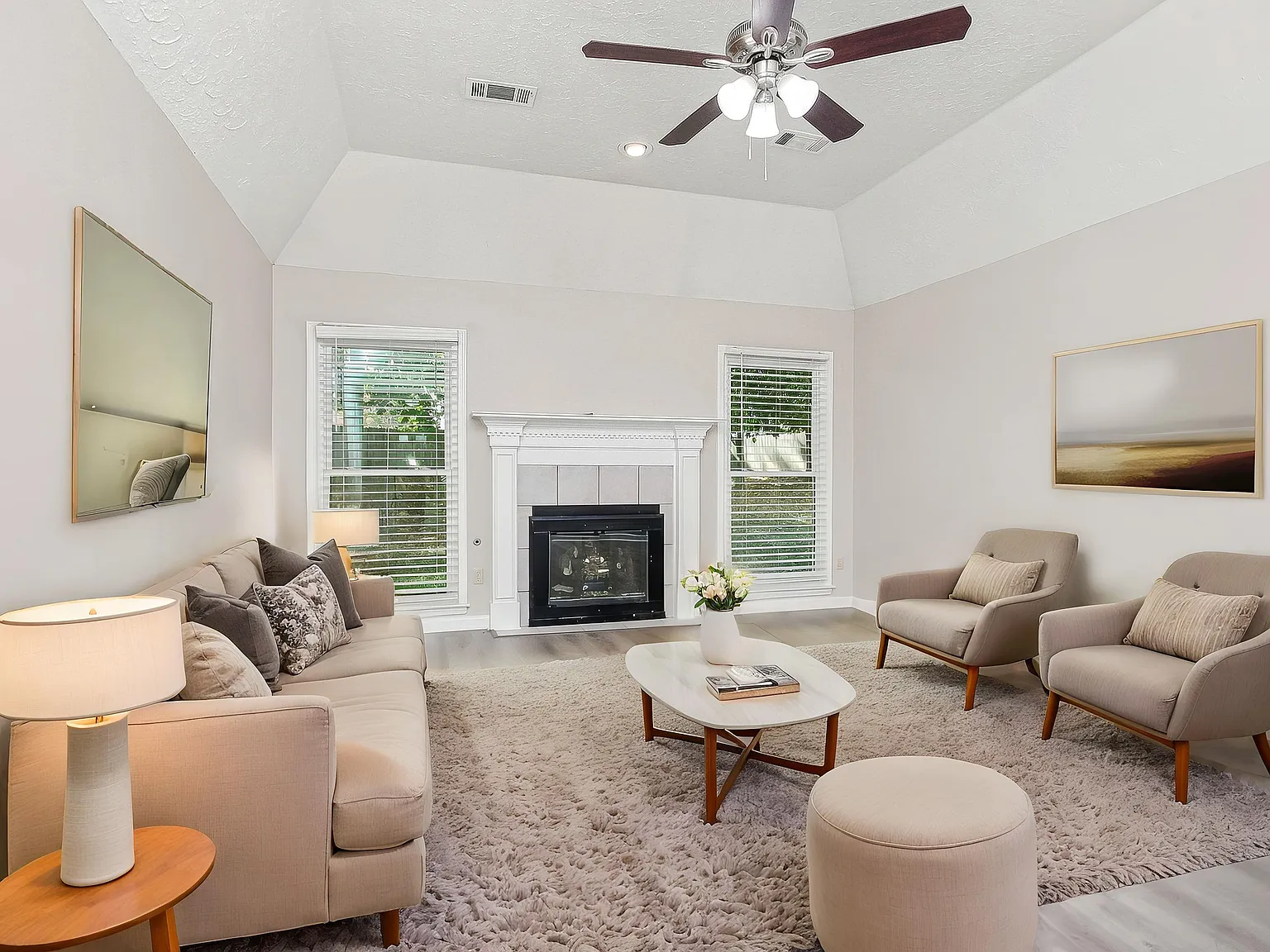 4 bed, 2.5 bath, 2100 sqft, $2,199 — Photo 3