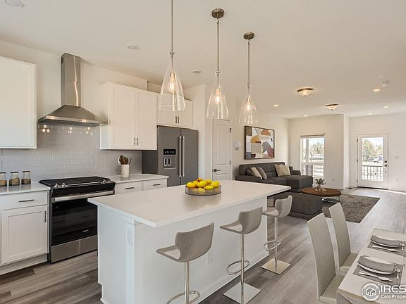 3rd image of 945 Abbott Ln #3