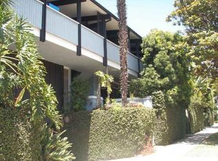 13001 Montana Ave, Los Angeles, CA 90049
