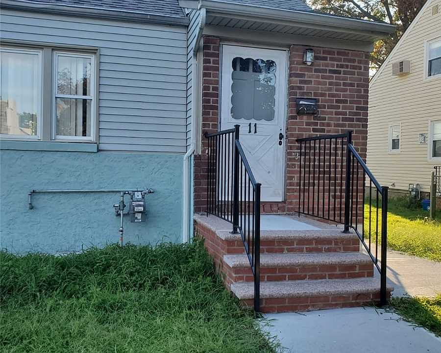 1st image of 11 Fairview Blvd