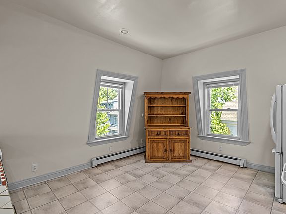 3rd image of 30 Princeton Ave APT 6
