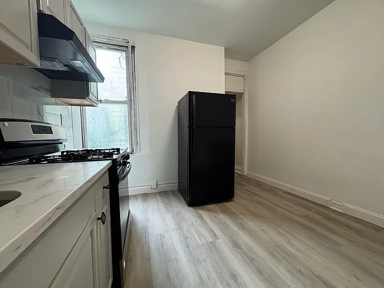 60-23 54th Pl #1R — Photo 4