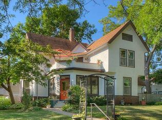 1990 Merriam Ln, Saint Paul, MN 55104