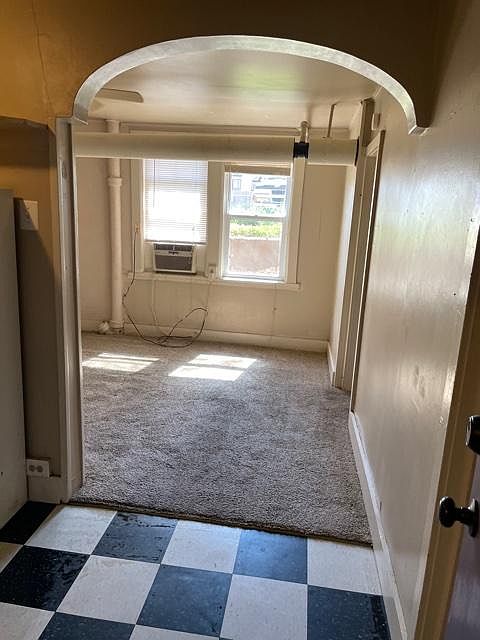 2nd image of 400 SW Topeka Blvd #13