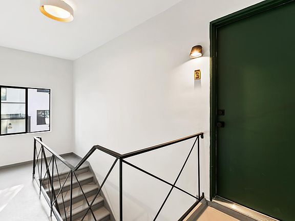 5th image of 231 Lucas Ave APT 2