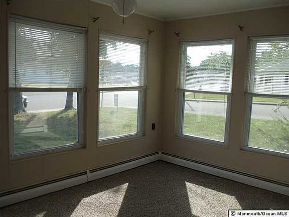 5th image of 401 Saint Thomas Dr
