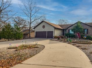 36 Mayfair Dr, Bella Vista, AR 72715