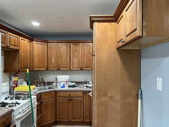 2nd image of 88 Wortylko St #88