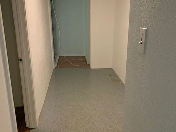 4th image of 3419 E Manoa Rd
