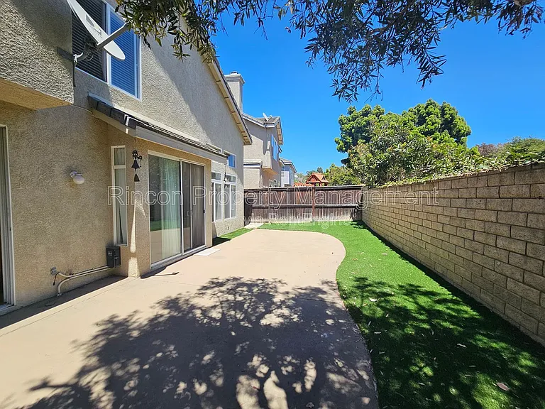 4782 Templeton St — Photo 33