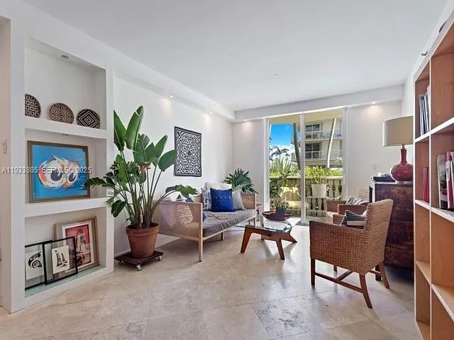 8888 Collins Ave #115 — Photo 11