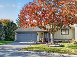 12 Castle Harbour Ct #14, Ottawa, ON K2S 1B9