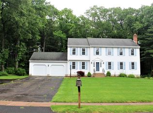 15 Ellsworth Ln, Ellington, CT 06029