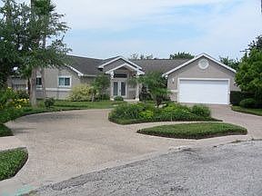 2nd image of 13725 Hillwood Trl