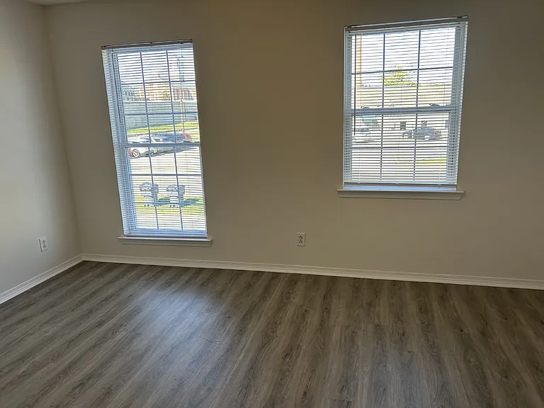 650 N Dixie Ave #A — Photo 25