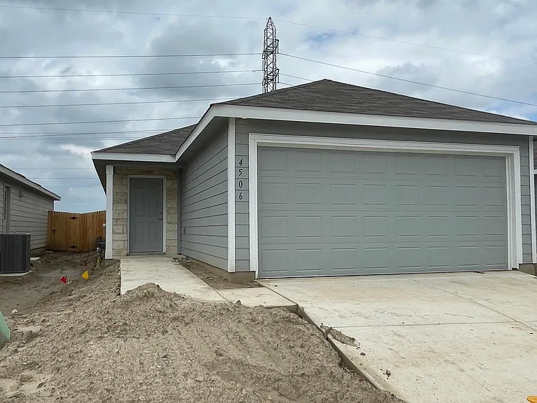 4506 Zoe Pass — Photo 7