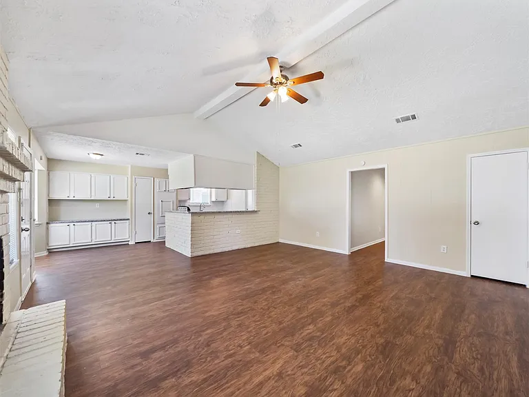 7962 Southmeadow Dr — Photo 5