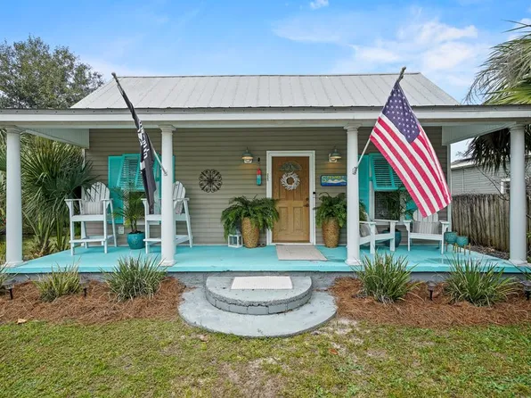 227 7th St, Port Saint Joe, FL 32456