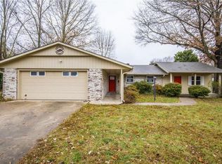 829 S 11th St, Rogers, AR 72756
