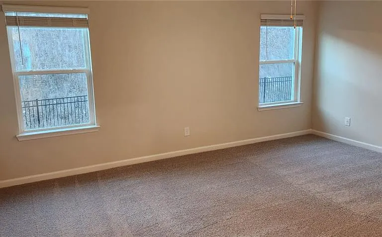 112 Cedar Ln — Photo 9