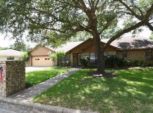 110 Douglas Dr, Bellville, TX 77418
