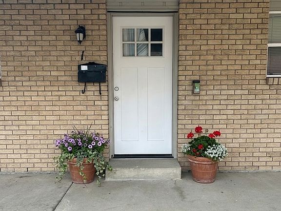 2nd image of 208 W Baseline Rd Unit 1