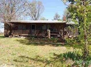 211 Trout Farm Rd, Marshall, AR 72650