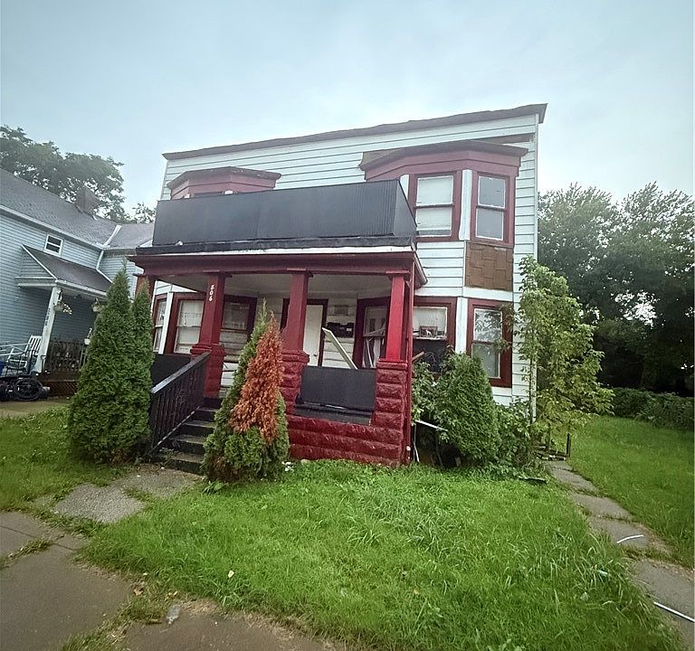 1st image of 806 E 100th St