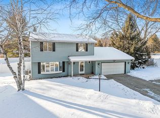 460 Stella Vista Dr, Green Bay, WI 54302