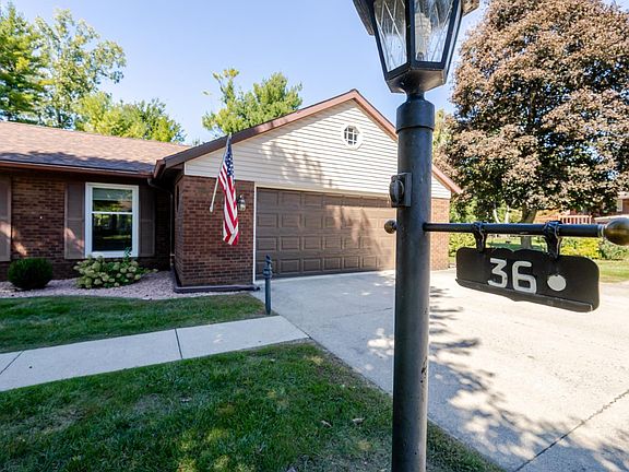 2nd image of 36 Shaker Ct