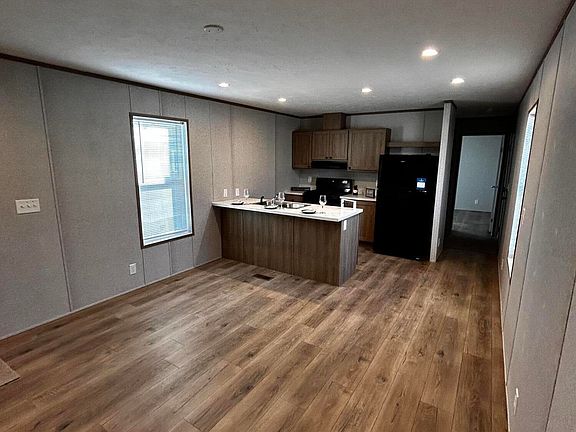 5th image of 127 Hansen Loop