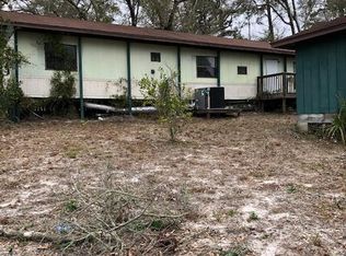 104 NE 1st St, Carrabelle, FL 32322