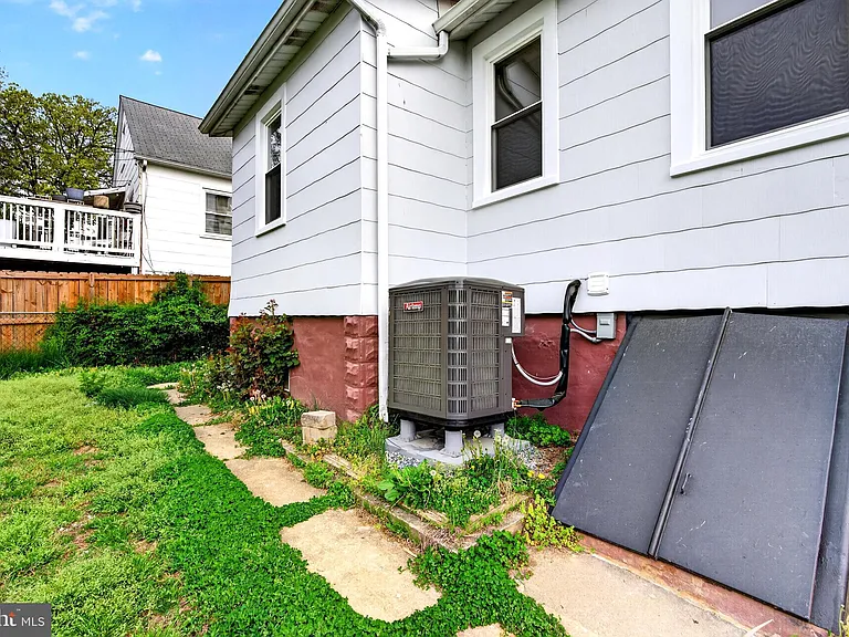 29 W Elm Ave — Photo 35