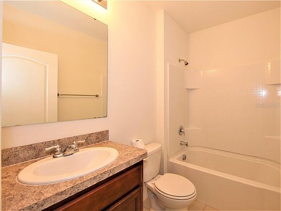 5th image of 815 Sheen Cir
