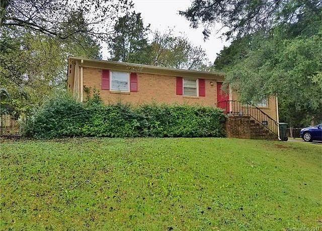 1st image of 1359 Deas St