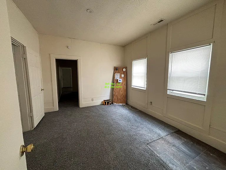 306 E Louisiana St — Photo 2