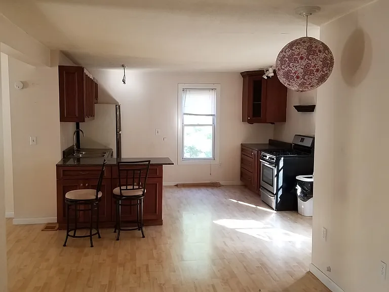 486-488 S Goodman St — Photo 7