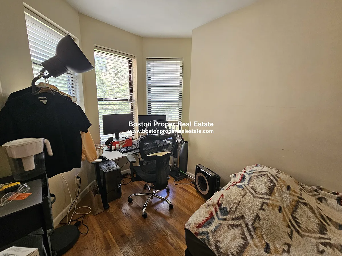Building Photo - 40 Saint Botolph St #46