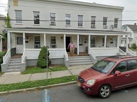62 Larch St, Carteret, NJ