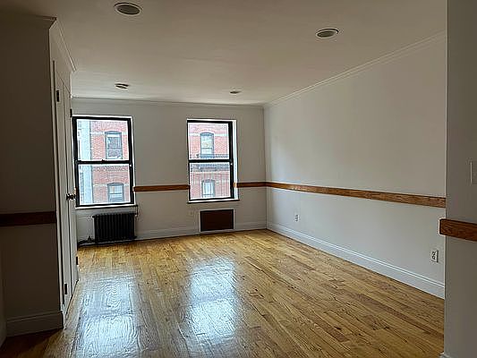 4th image of 235 Mulberry St APT 7