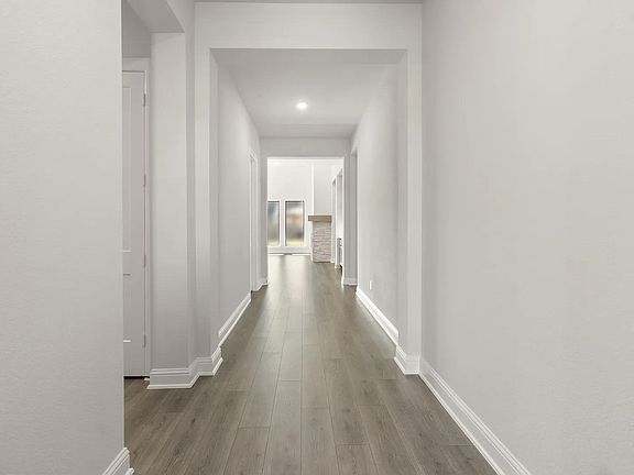 Brynlee II G foyer
