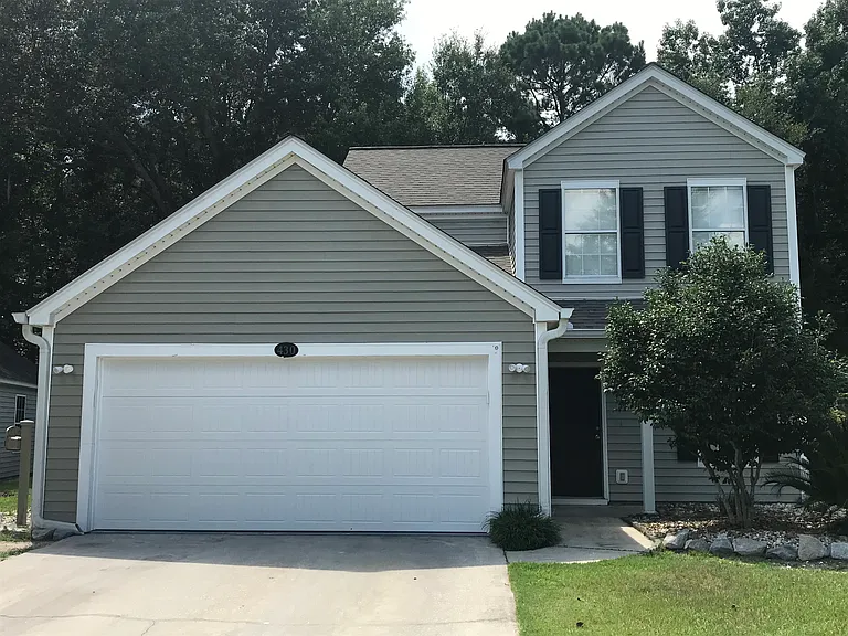 430 Live Oak Walk — Photo 1