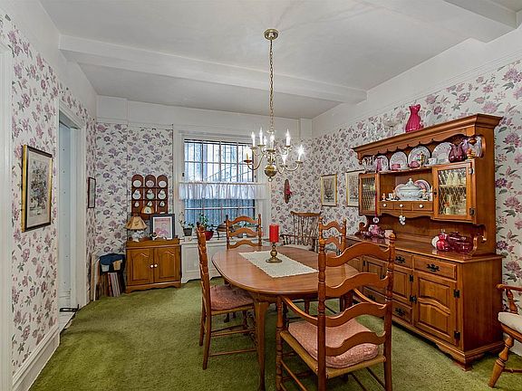 3rd image of 50 Glenwood Ave #104