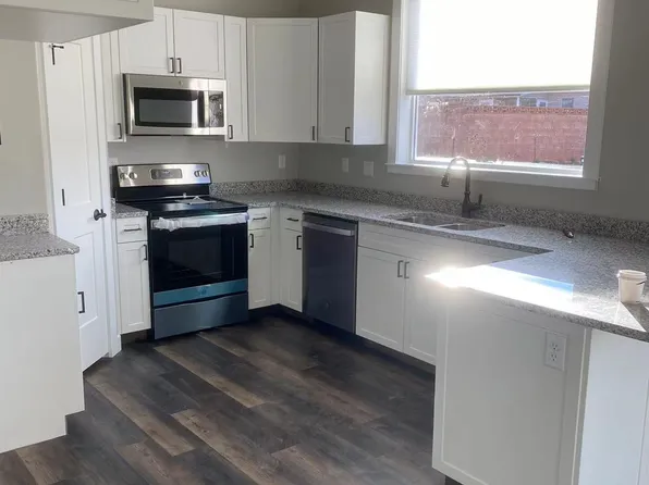 1556 W Creekside Dr, Kanab, UT 84741