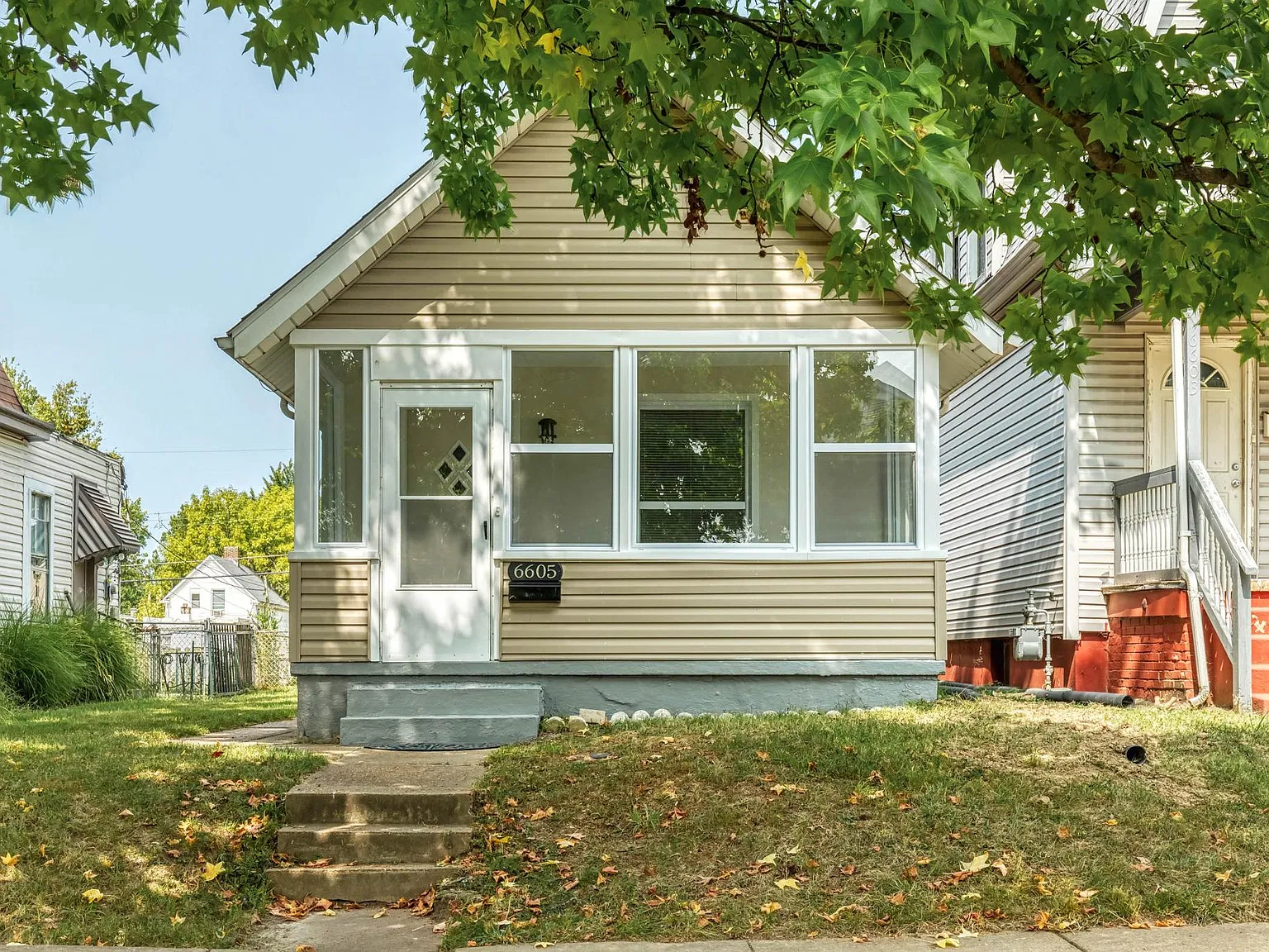 2 bed, 734 sqft, $1,295 — Photo 1