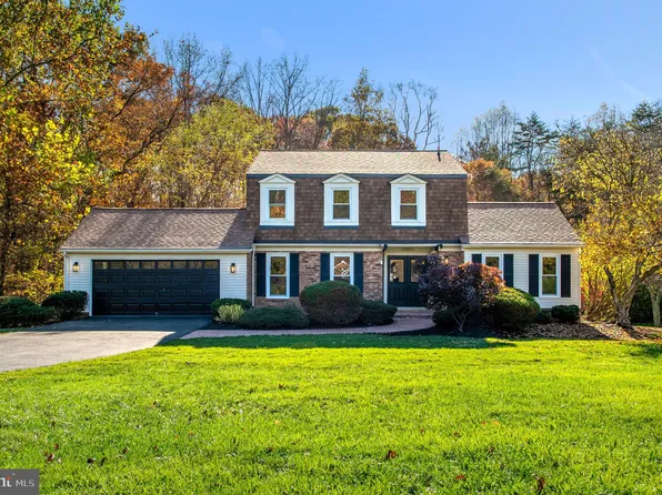 10601 Daysailer Dr, Fairfax Station, VA 22039